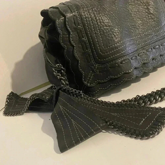 Vince Camuto Black pebbled leather shoulder bag - Picture 16 of 16